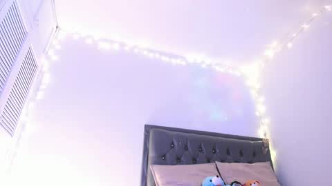 Snapshot of luna_fioree chatting on May 10, 4:17 am Luna Fioree online show from May 10, 4:17 am