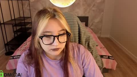 Luna Host online show from April 7, 1:28 am