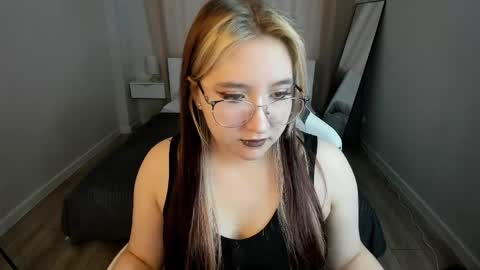 Luna Host online show from April 16, 2:23 am