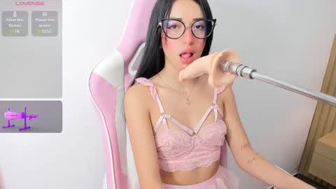 Snapshot of luna_kiss18 chatting on March 11, 12:06 pm luna_kiss18 online show from March 11, 12:06 pm