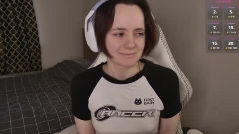 luna_loveeee online show from April 4, 3:49 am