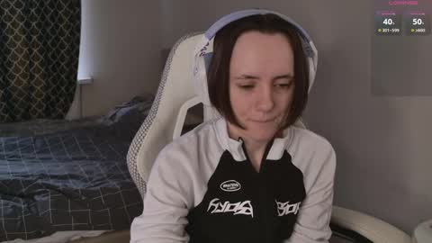 luna_loveeee online show from April 9, 6:19 am