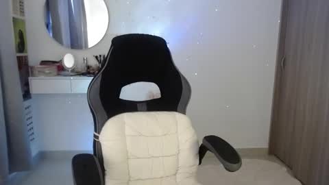 Snapshot of luna_mails chatting on October 5, 6:06 pm Luna online show from October 5, 6:06 pm