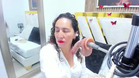 luna_naughty1 online show from March 3, 6:47 pm