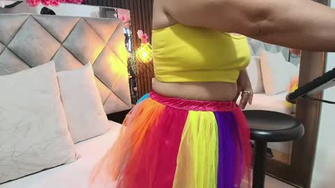 luna_naughty1 online show from April 11, 7:29 pm