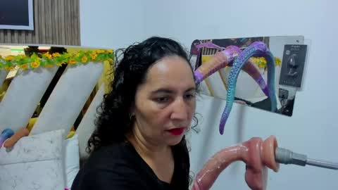 luna_naughty1 online show from June 1, 5:58 pm