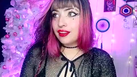 Snapshot of luna_ray420 chatting on December 21, 1:26 am MISS LUNA online show from December 21, 1:26 am