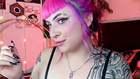 Snapshot of luna_ray420 chatting on January 23, 5:56 am MISS LUNA online show from January 23, 5:56 am