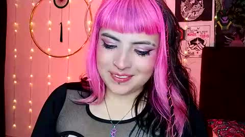 Snapshot of luna_ray420 chatting on January 25, 5:51 pm MISS LUNA online show from January 25, 5:51 pm