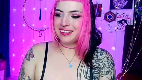 Snapshot of luna_ray420 chatting on February 6, 6:08 am MISS LUNA online show from February 6, 6:08 am