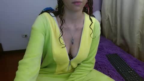 luna_rios69 online show from December 1, 1:54 am