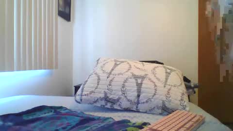 Snapshot of luna_samosienko chatting on May 4, 5:31 pm Luna Samosienko online show from May 4, 5:31 pm