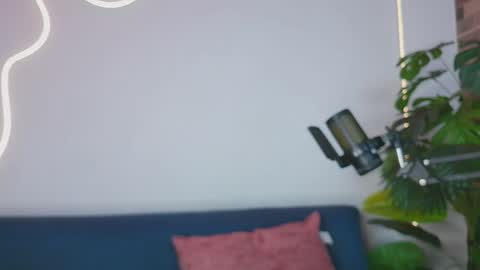 Snapshot of luna_valen chatting on June 3, 5:10 am luna_valen online show from June 3, 5:10 am