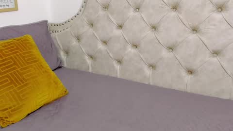 Snapshot of luna_valle chatting on January 27, 12:12 am luna_valle online show from January 27, 12:12 am