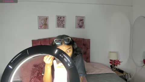 luna_velveth1 online show from April 18, 10:41 am