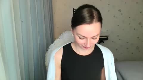 Snapshot of lunaa_bluee chatting on November 5, 7:58 pm lunaa_bluee online show from November 5, 7:58 pm