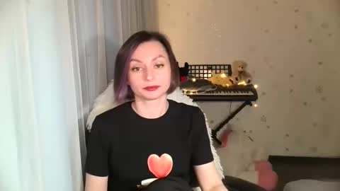 Snapshot of lunaa_bluee chatting on May 5, 9:12 pm lunaa_bluee online show from May 5, 9:12 pm