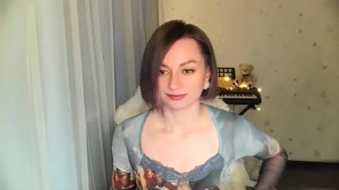 Snapshot of lunaa_bluee chatting on May 7, 8:03 pm lunaa_bluee online show from May 7, 8:03 pm