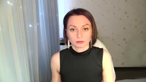Snapshot of lunaa_bluee chatting on June 5, 6:13 pm lunaa_bluee online show from June 5, 6:13 pm