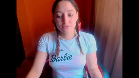 lunaa_m_ online show from March 26, 3:06 pm