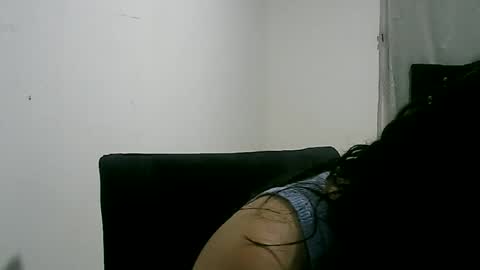 Snapshot of lunaa_sub chatting on January 23, 12:57 am lunaa_sub online show from January 23, 12:57 am