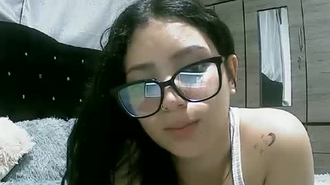 Snapshot of lunaa_sub chatting on January 29, 5:51 am lunaa_sub online show from January 29, 5:51 am