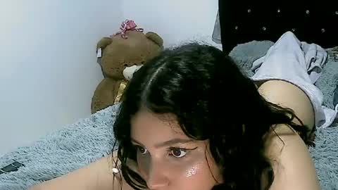 Snapshot of lunaa_sub chatting on March 8, 1:06 am lunaa_sub online show from March 8, 1:06 am