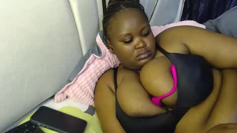 lunabloom01 online show from March 23, 9:24 am