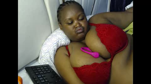 lunabloom01 online show from April 6, 4:52 pm