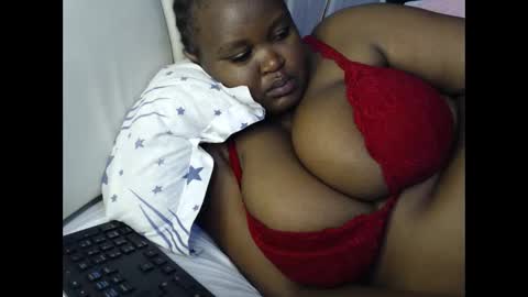 lunabloom01 online show from April 17, 9:45 am