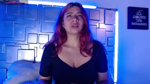 Snapshot of lunabloom2 chatting on February 11, 5:51 pm lunabloom2 online show from February 11, 5:51 pm