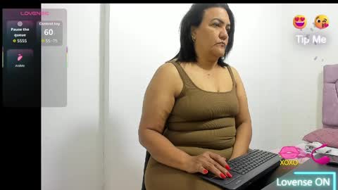 lunabrillante1972 online show from April 11, 1:32 am