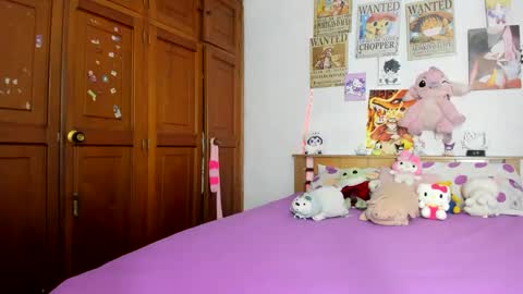 Snapshot of lunacristal_moon chatting on October 15, 8:36 am lunacristal_moon online show from October 15, 8:36 am