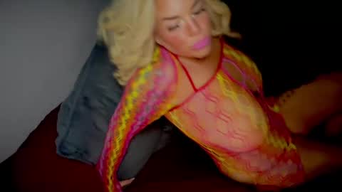 Luna Daddys Girl online show from April 12, 10:53 am