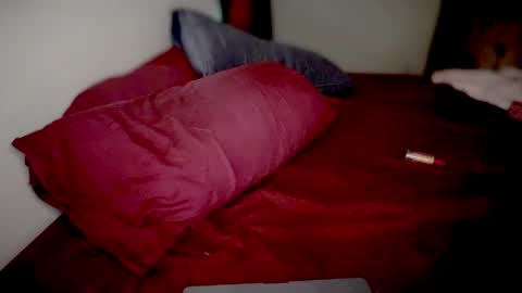 Luna Daddys Girl online show from April 17, 9:51 pm