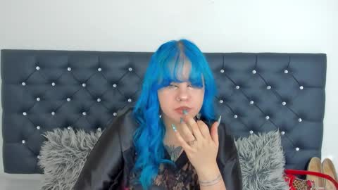 Snapshot of lunaflirt chatting on December 15, 12:31 pm Luna online show from December 15, 12:31 pm