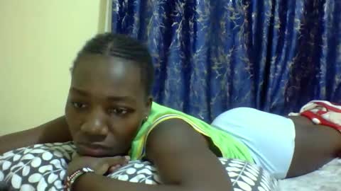 lunah_kitty online show from April 7, 4:57 am