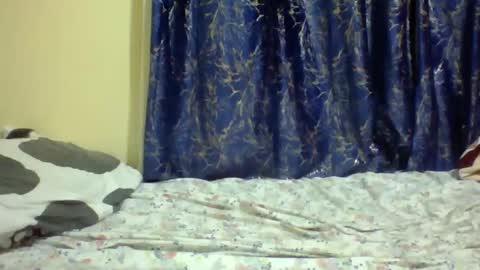 lunah_kitty online show from April 11, 8:35 pm