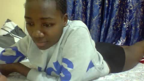 lunah_kitty online show from April 16, 6:09 pm