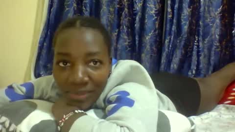 lunah_kitty online show from April 16, 9:39 pm