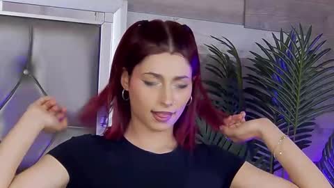 LunaJenner online show from April 13, 9:15 am