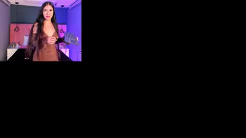 Snapshot of lunaliaa_ chatting on February 18, 5:25 am Lunalia online show from February 18, 5:25 am