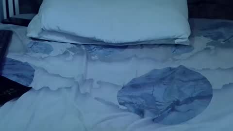 lunalove22_ online show from April 5, 3:20 pm