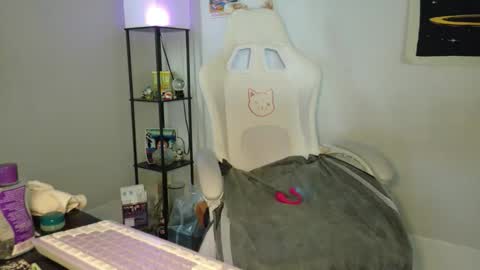  Luna Love  online show from March 26, 5:51 pm