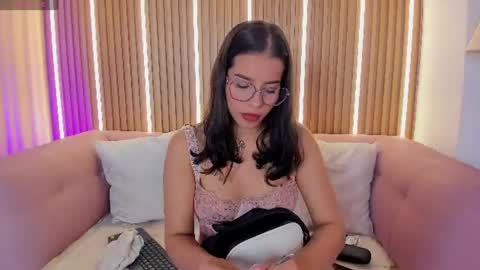lunamillers_ online show from July 8, 4:28 am