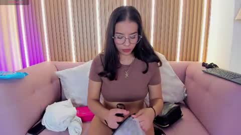lunamillers_ online show from July 9, 4:27 am