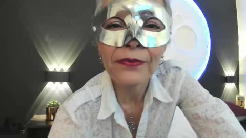 Snapshot of lunamisteriosa_ chatting on September 24, 11:24 am lunamisteriosa_ online show from September 24, 11:24 am