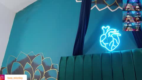 Snapshot of lunamistyc chatting on October 25, 8:03 pm Luna online show from October 25, 8:03 pm