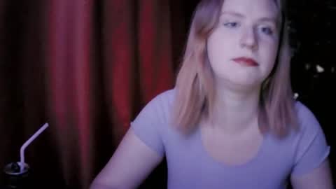 lunamystique_ online show from July 9, 1:59 pm