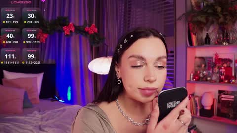 Snapshot of lunanight_ chatting on December 25, 12:05 am Luna next streams Mon Fri Sat Sun 8pm-5am gmt0 online show from December 25, 12:05 am